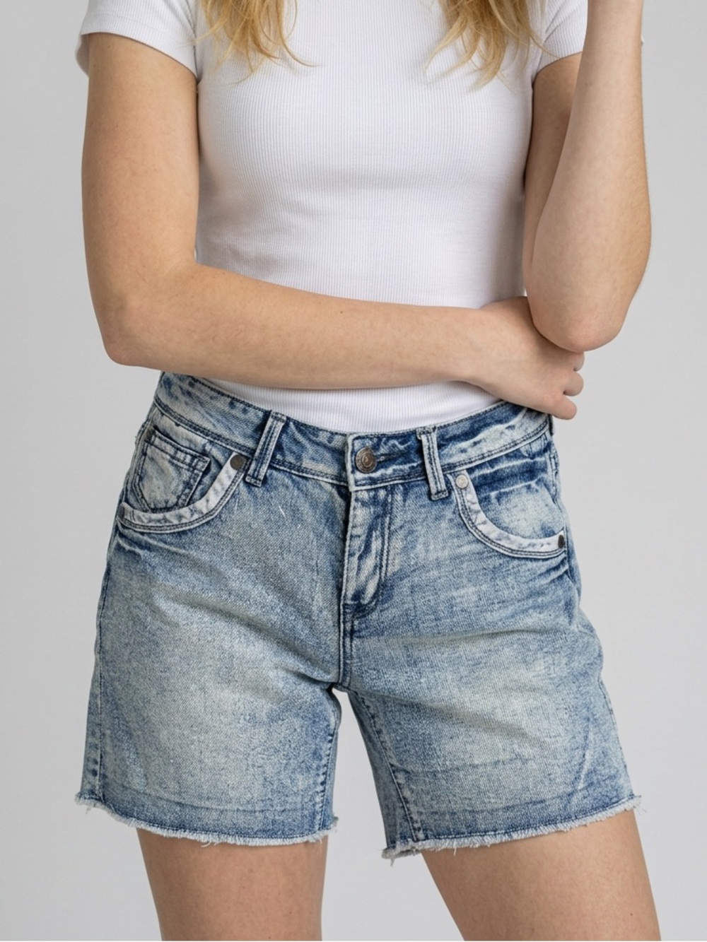 Y2K Express Low Rise Light Blue Washed Boyfriend Denim Shorts Size 4